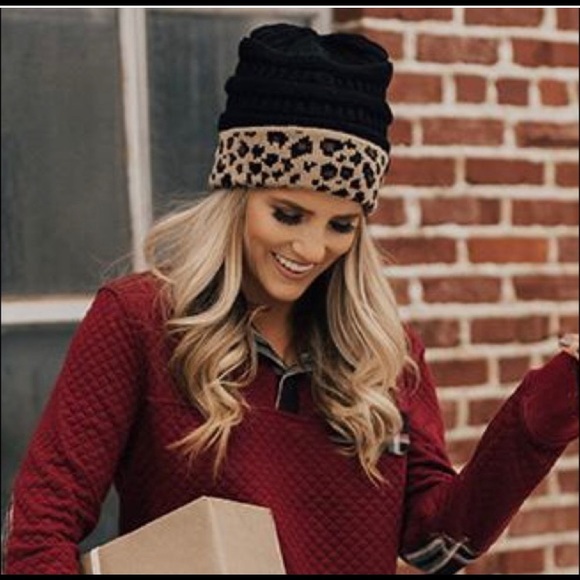 C.C. Knit beanies with leopard print - Picture 4 of 7